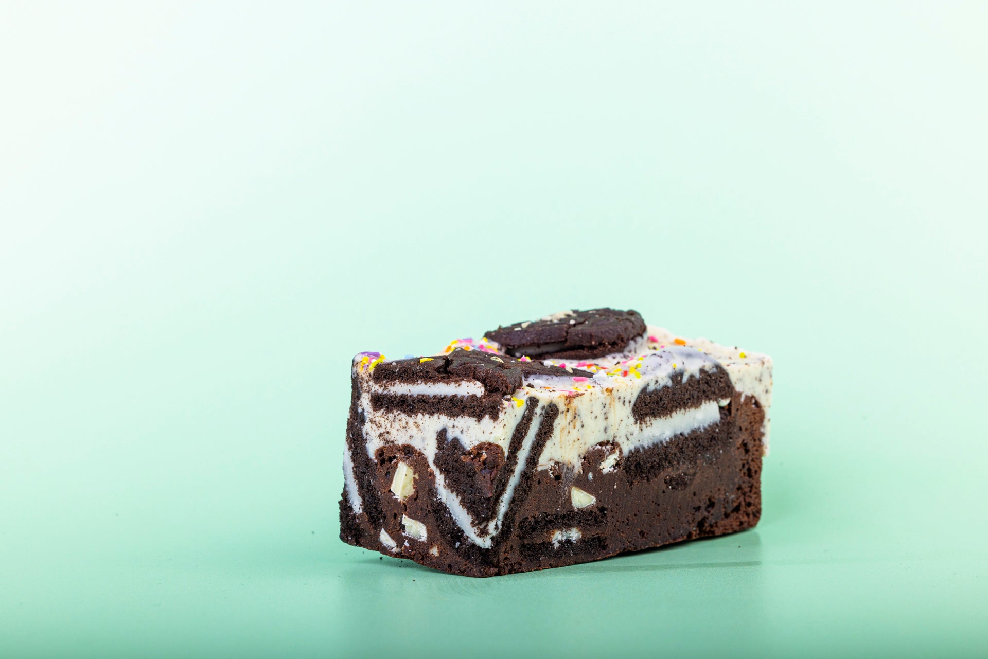 Cookies & Cream Mighty Brownie