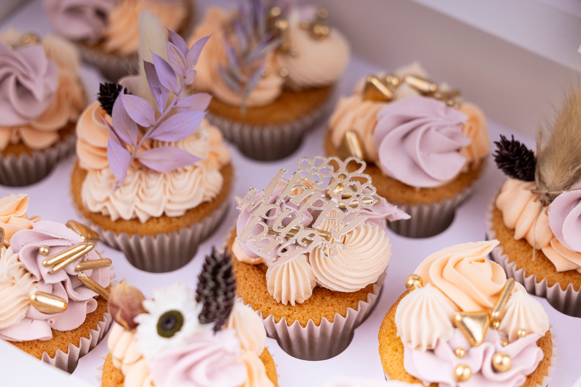 12 Mother's Day Cupcakes