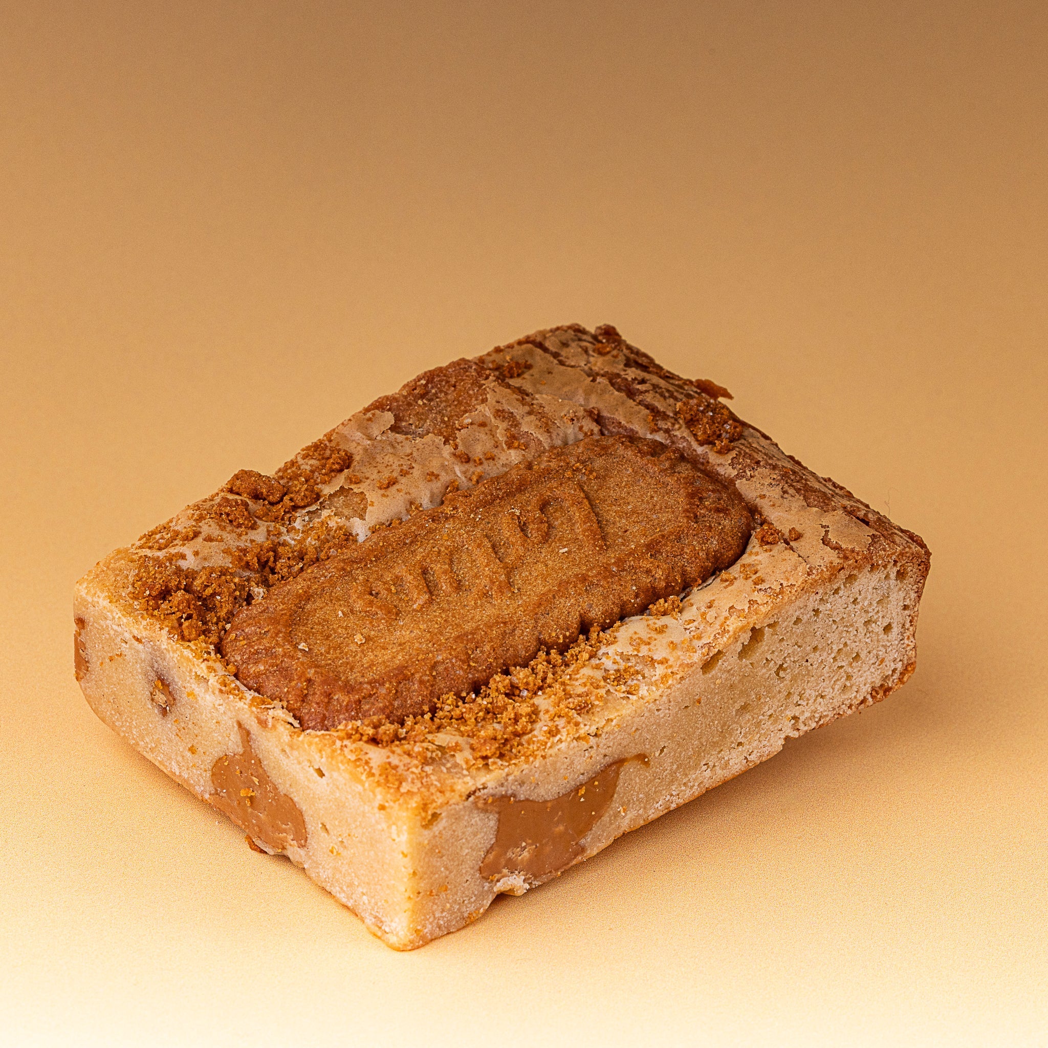 Biscoff Rabbit Biscoff Blondie – Rabbit Hole Cakes